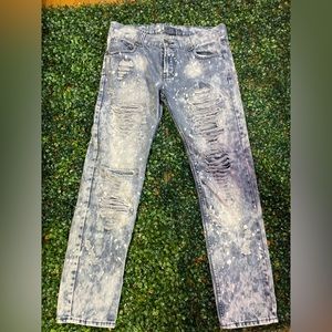 Men’s ripped jeans size 32